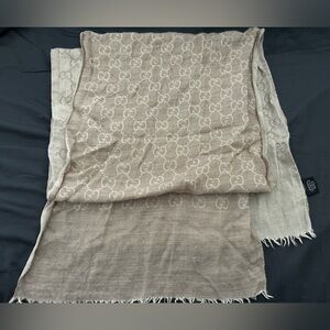Gucci linen scarf